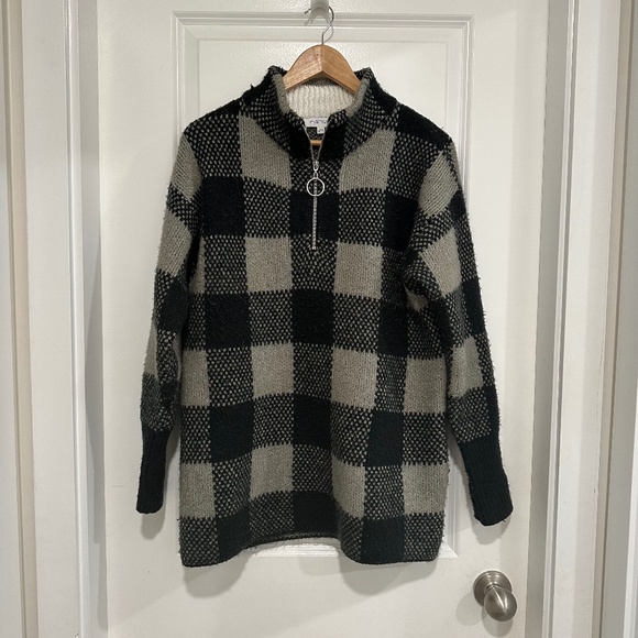 My Style | Women’s Large Black and Cream Gray Plaid Quater Zip Sweater - Picture 1 of 9